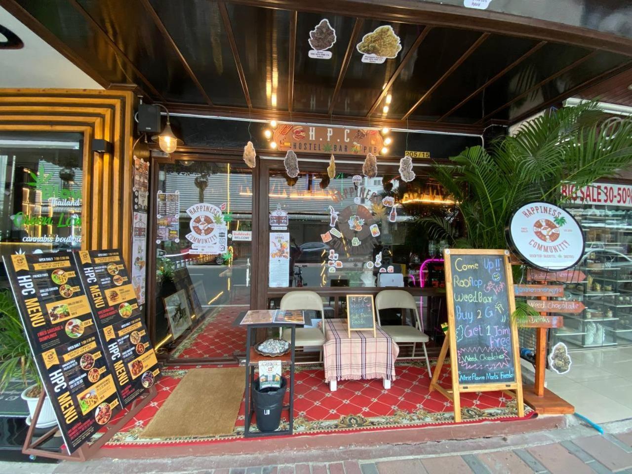 Happiness Community Wake & Bake Hostel - Rooftop Bar & Bistro Pattaya Eksteriør bilde