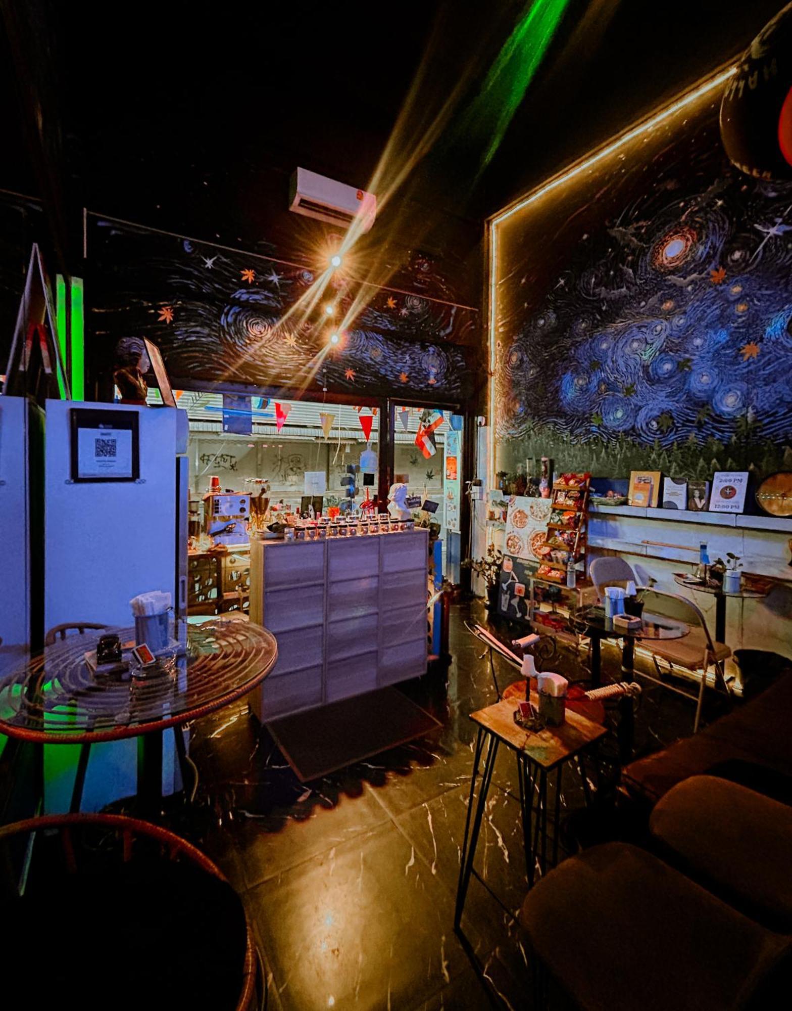 Happiness Community Wake & Bake Hostel - Rooftop Bar & Bistro Pattaya Eksteriør bilde